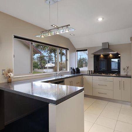 Muricata Beach House Mount Maunganui Kültér fotó